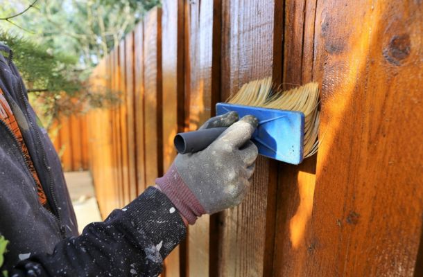 Fence-Staining-in-Sterling-Heights-Michigan